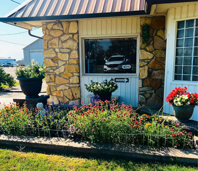 Hays Veterinary Hospital Building